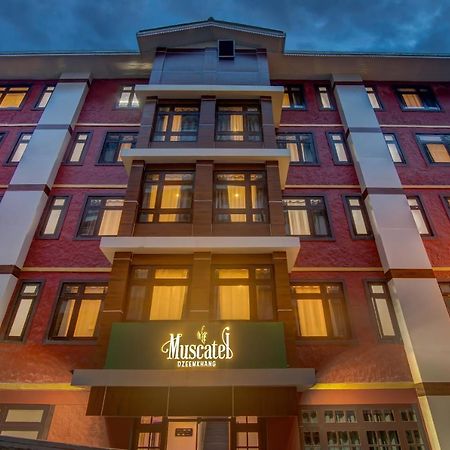 Muscatel Central Hotel - Dzeemkhang Ґанґток Екстер'єр фото