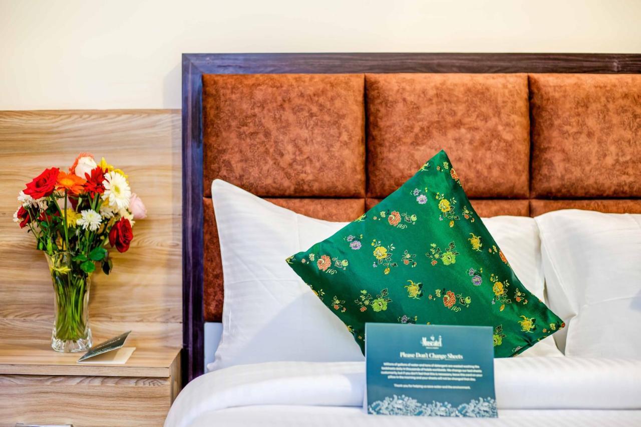 Muscatel Central Hotel - Dzeemkhang Ґанґток Екстер'єр фото